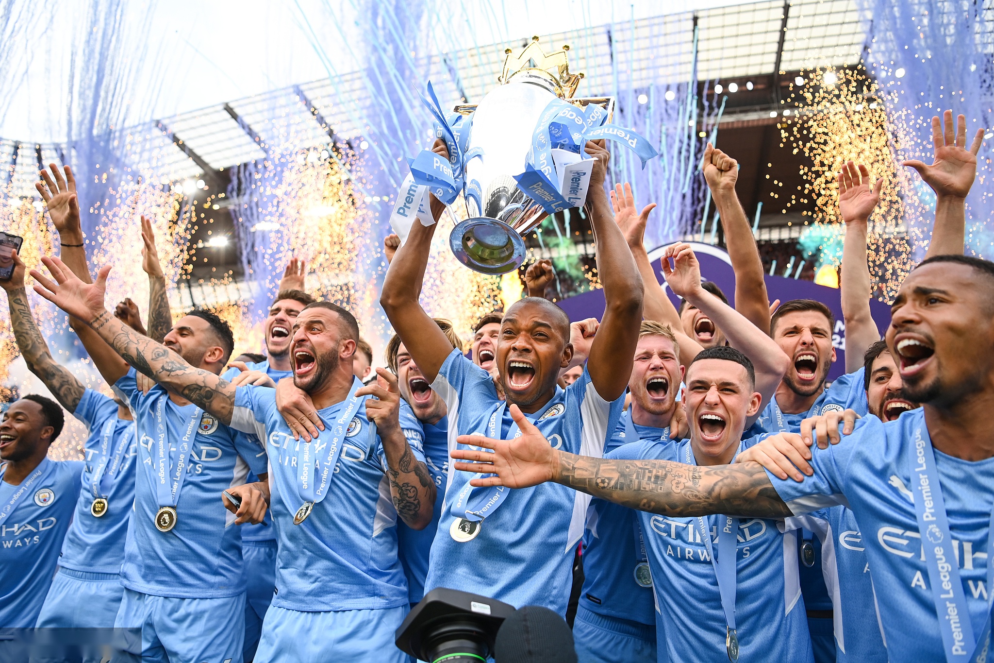 与俱乐部之 与俱乐部之